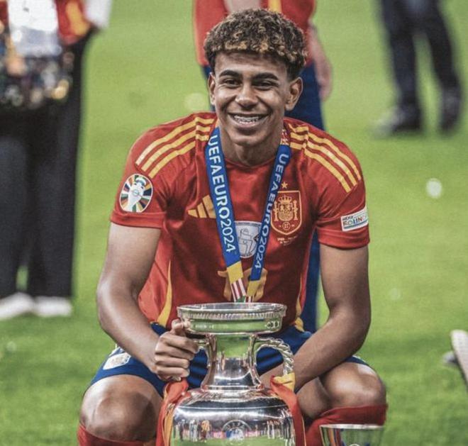 拉菲尼亚奥尔莫建功 巴萨3-1逆转马竞